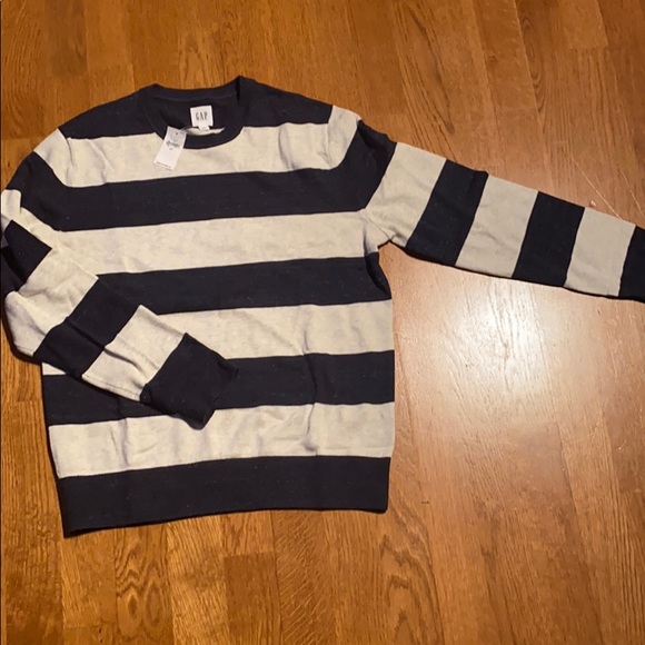 Gap Men’s Navy/ ivory stripe sweater - Picture 2 of 4